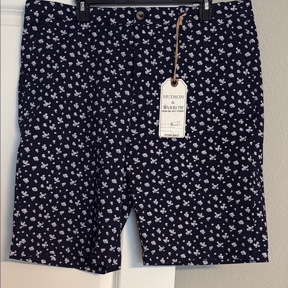 Hudson & Barrow Navy Floral Shorts